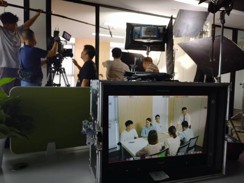 太仆寺旗TVC拍摄公司：科技产品视觉化大师，诠释未来感与功能美学